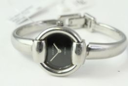 LADIES GUCCI 1400L, black dial, stainless steel case and bracelet, quartz