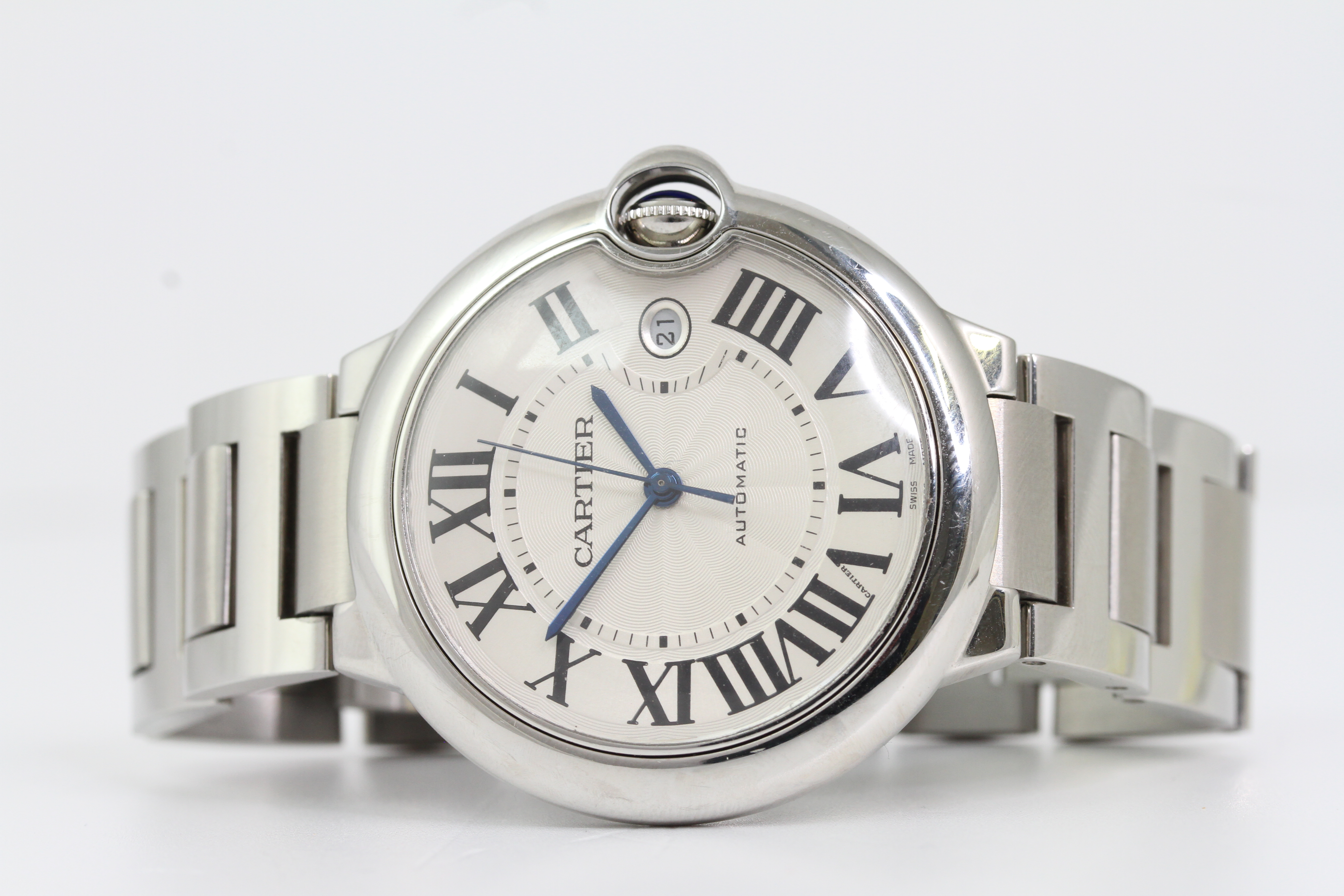 CARTIER BALLON BLEU DE CARTIER AUTOMATIC REFERENCE 3001, silvered dial, Roman numerals, date