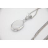 Fine 18ct White Gold and Natural Opal Diamond NecklaceFully hallmarked for 18ct White Gold