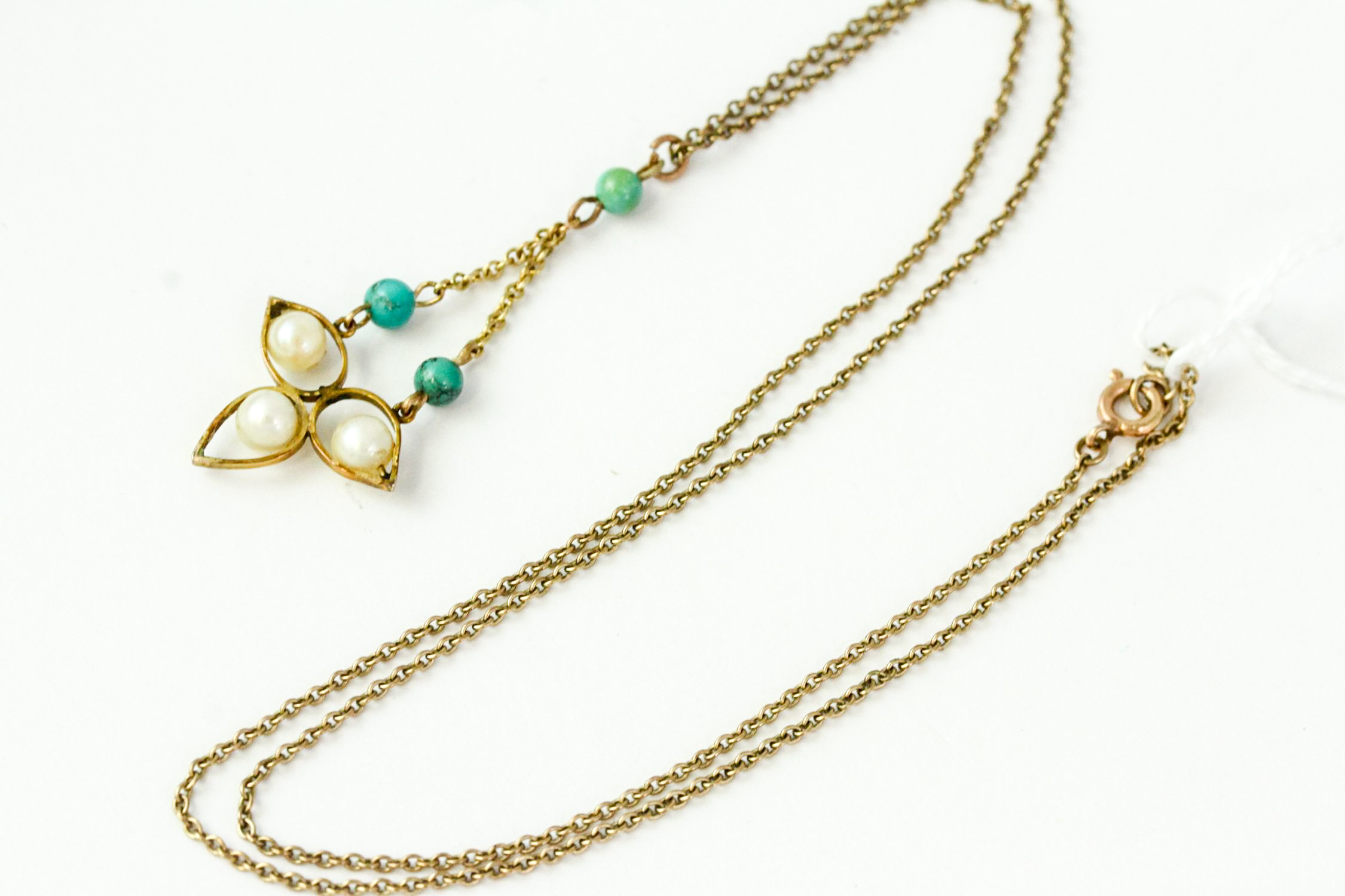 Fine 9ct gold turquoise and pearl necklace. Set in 9ct gold with turquoise and pearl measuring - Image 2 of 4