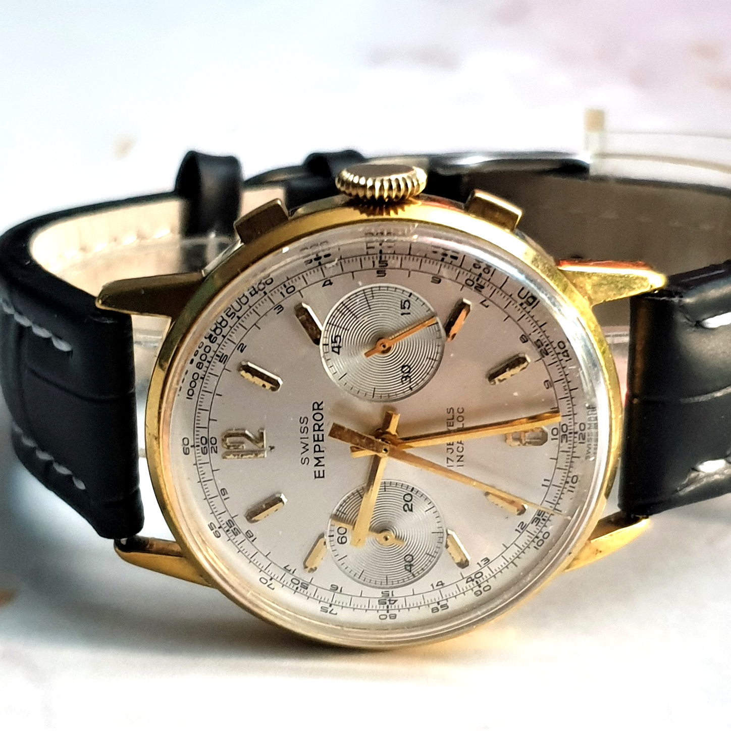 SWISS EMPEROR LARGE CHRONOGRAPH WITH ORIGINAL DIAL IN GOLD PLATED CASE VALJOUX CAL 7733 CIRCA 1960S. - Image 4 of 11