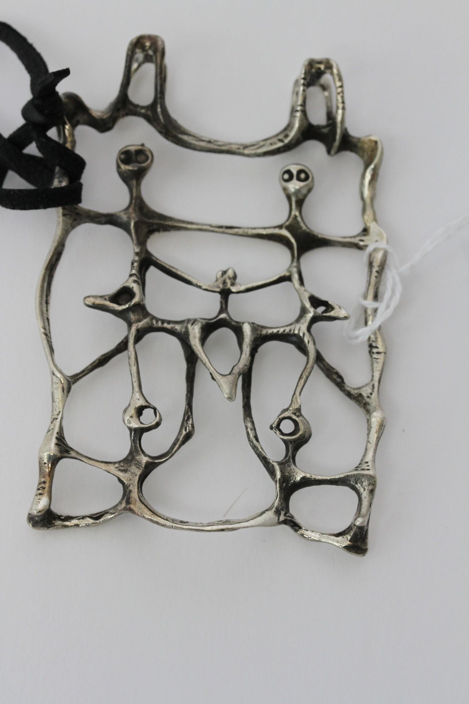 Fine sterling silver brutalist possibly henri Moore inspired pendant. Set in solid sterling silver - Image 2 of 4