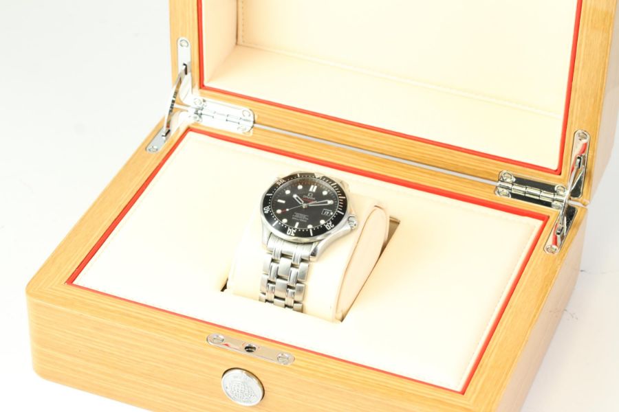 OMEGA SEAMASTER 300 CO-AXIAL AUTOMATIC WITH BOX CIRCA 2008 - Image 2 of 5