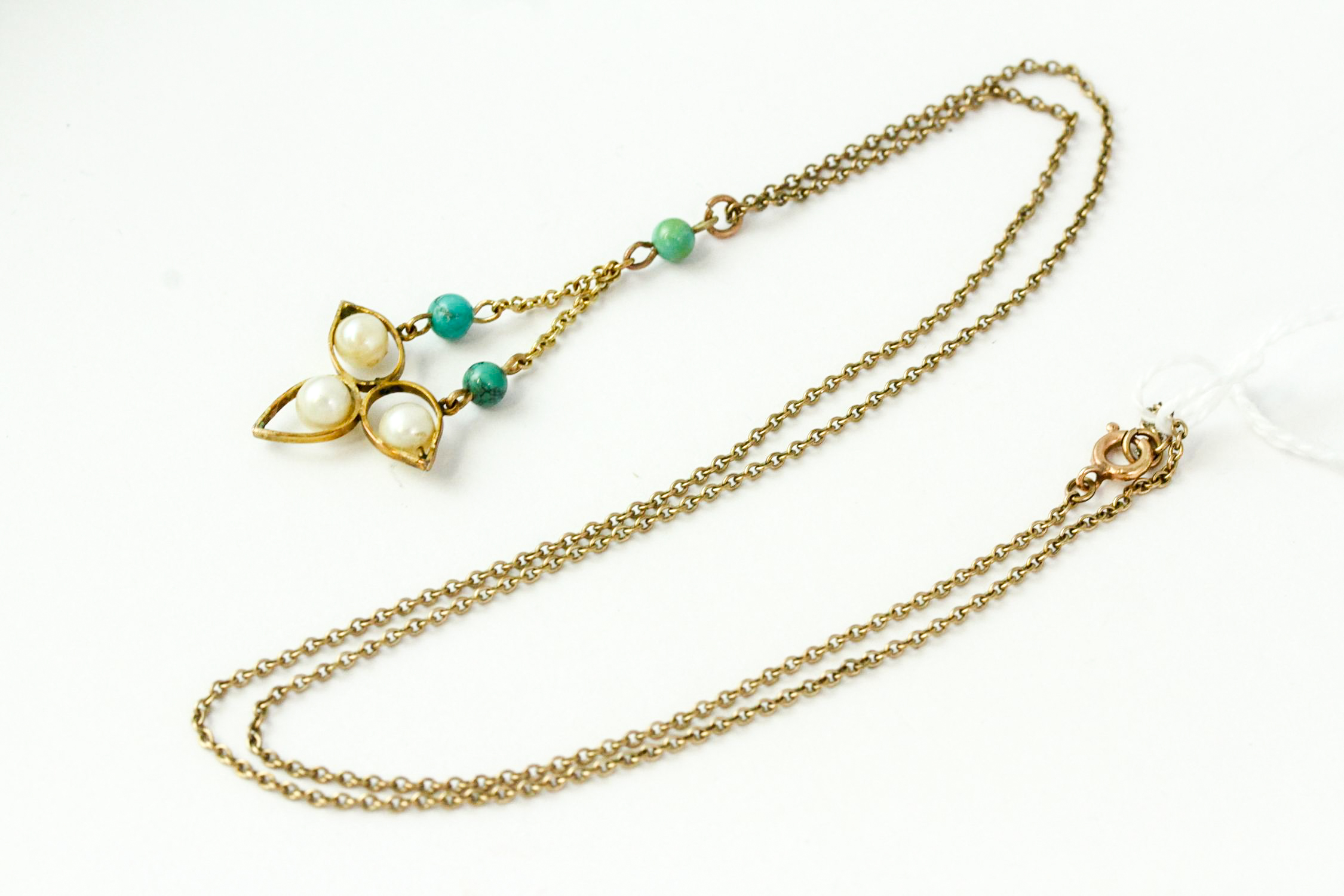 Fine 9ct gold turquoise and pearl necklace. Set in 9ct gold with turquoise and pearl measuring - Image 3 of 4