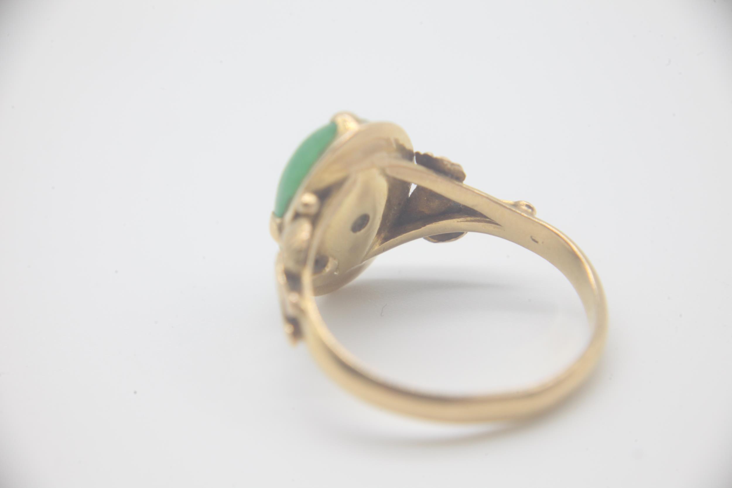 Antique Chinese 22ct Gold and Jade RingMarked 22K as well as Chinese Characters on the inside of the - Image 7 of 7