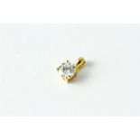 18kt Yellow gold diamond pendant, approximately 0.74cts G/SI1