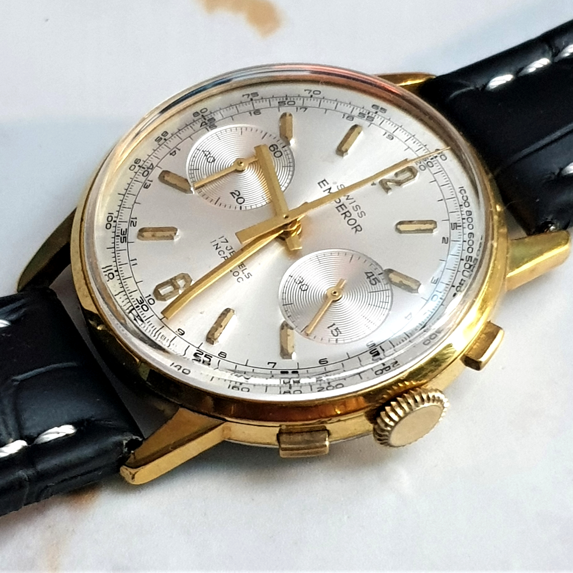 SWISS EMPEROR LARGE CHRONOGRAPH WITH ORIGINAL DIAL IN GOLD PLATED CASE VALJOUX CAL 7733 CIRCA 1960S. - Image 5 of 11