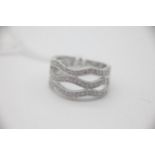 Fine 18ct White Gold and Diamond Waved Design Ring Fully hallmarked for 18ct Gold. UK Size J1/2.