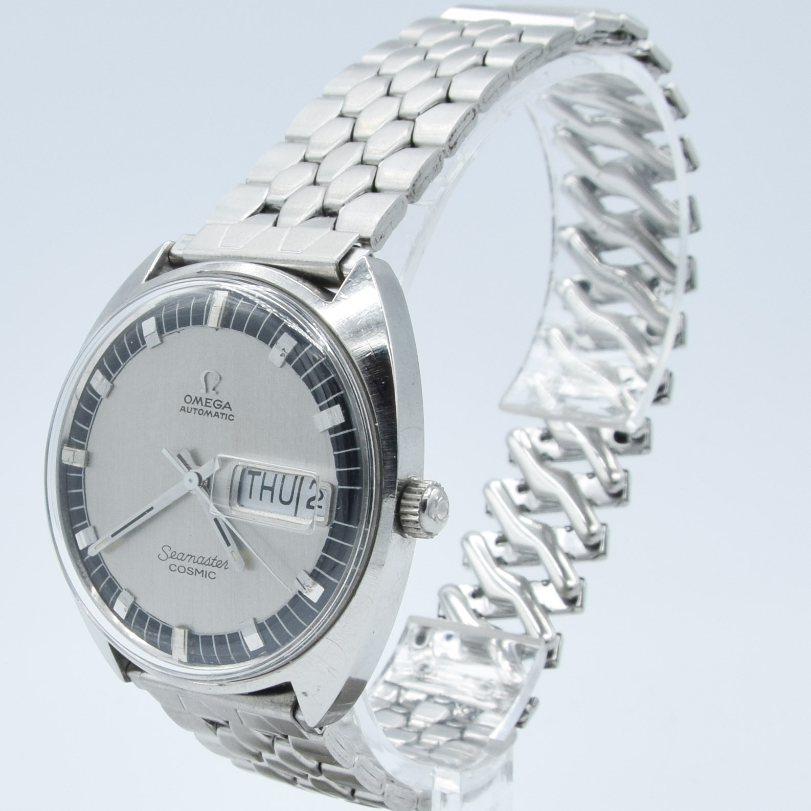 OMEGA SEAMASTER COSMIC DAY DATE AUTOMATIC IN STAINLESS STEEL CASE ON UNUSUAL BRACELET DATED 1969. - Image 3 of 9