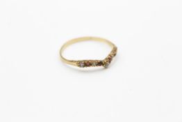 9ct gold vintage garnet & clear gemstone wishbone ring (1.1g)