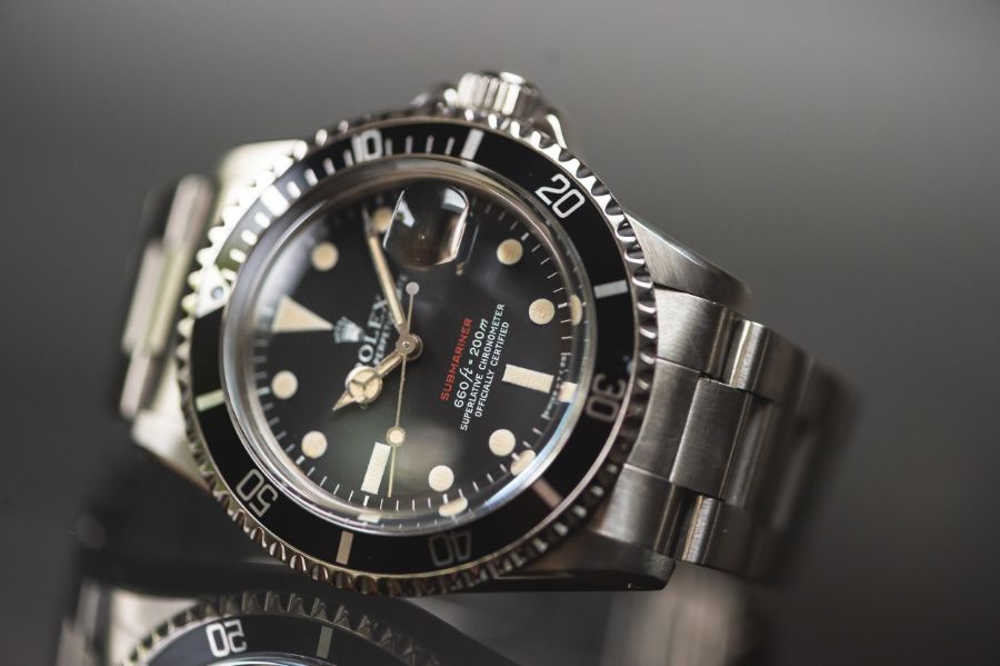 VINTAGE ROLEX SUBMARINER 'RED WRITING' 1680 CIRCA 1973 - Image 2 of 4