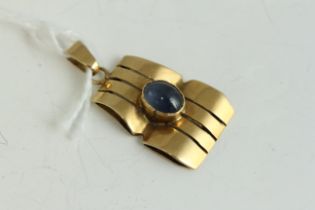 Antique Art Deco 14ct gold and sapphire cabochon pendant. Set in solid 14ct gold with a cabouchon