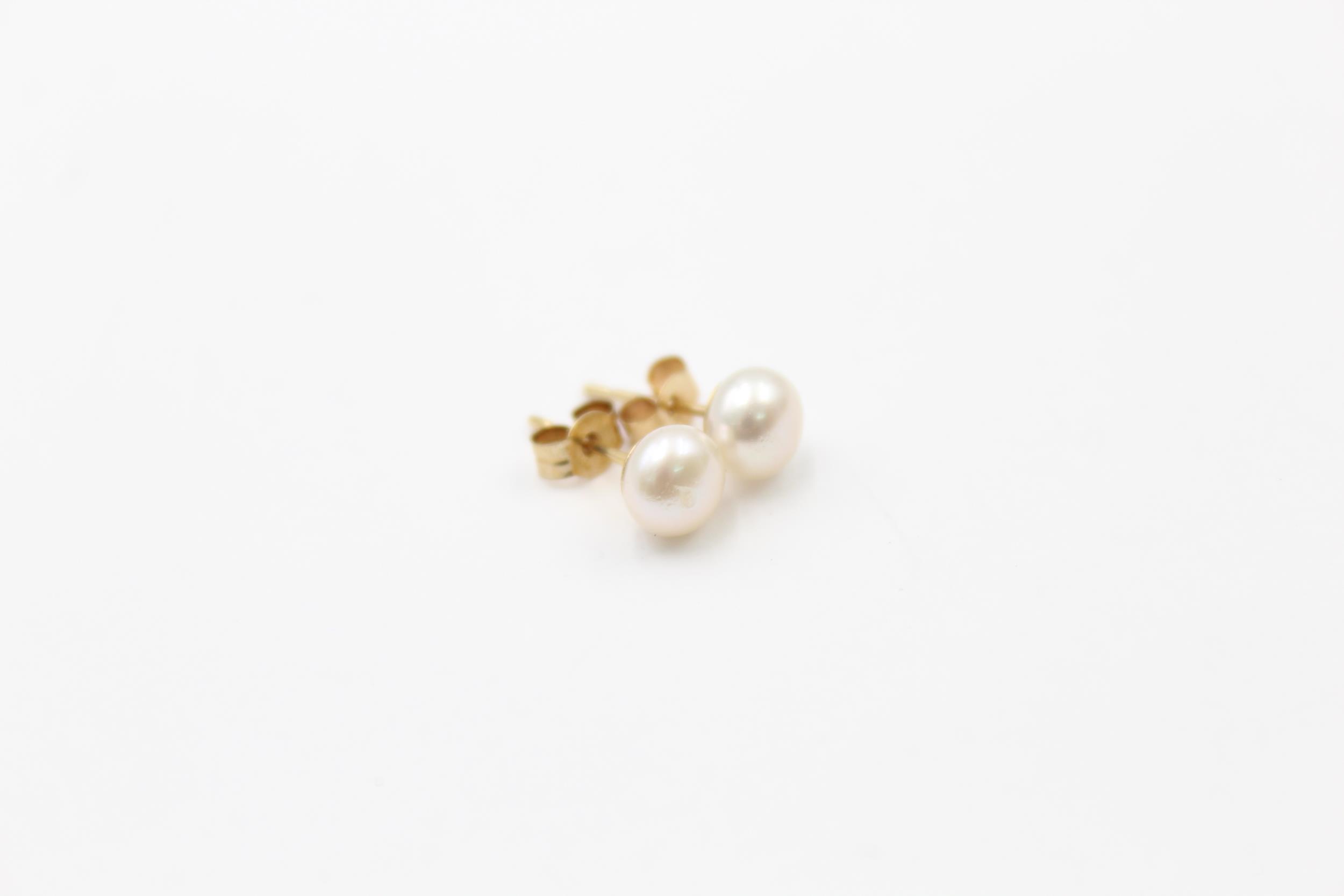3 x 9ct gold paired pearl stud earrings (4.6g) - Image 6 of 6