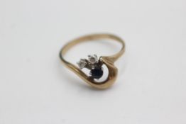 9ct gold vintage sapphire & clear gemstone fancy ring (1.5g)