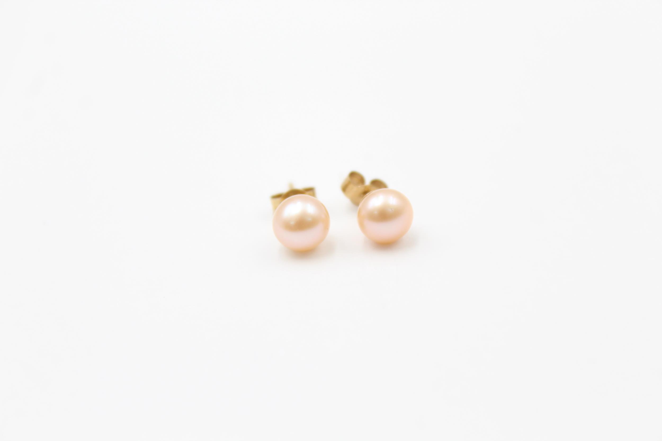 3 x 9ct gold paired pearl stud earrings (4.6g) - Image 2 of 6