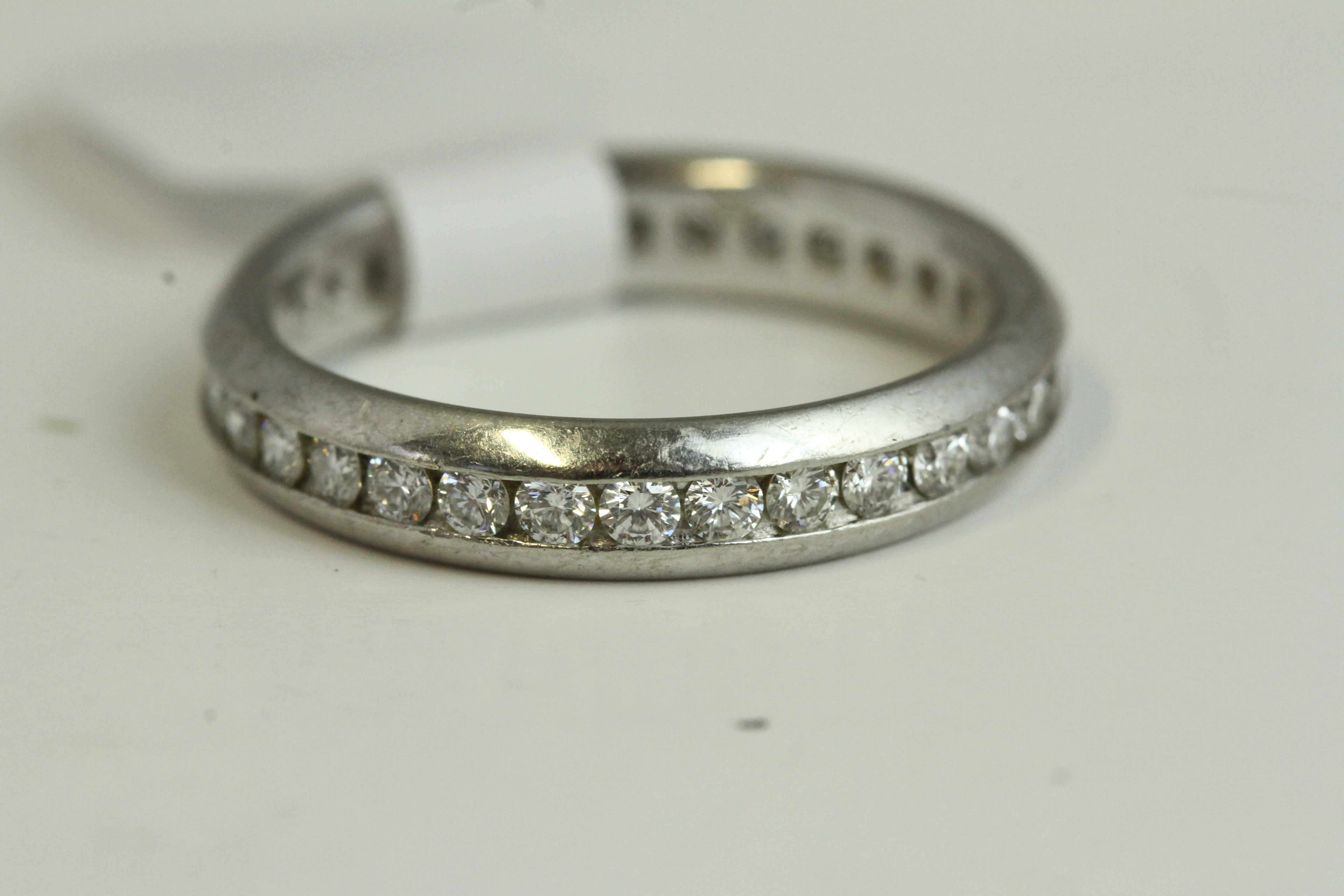 Fine platinum and diamond full eternity ring. Set in platinum with brilliant cut diamonds in a - Image 2 of 2