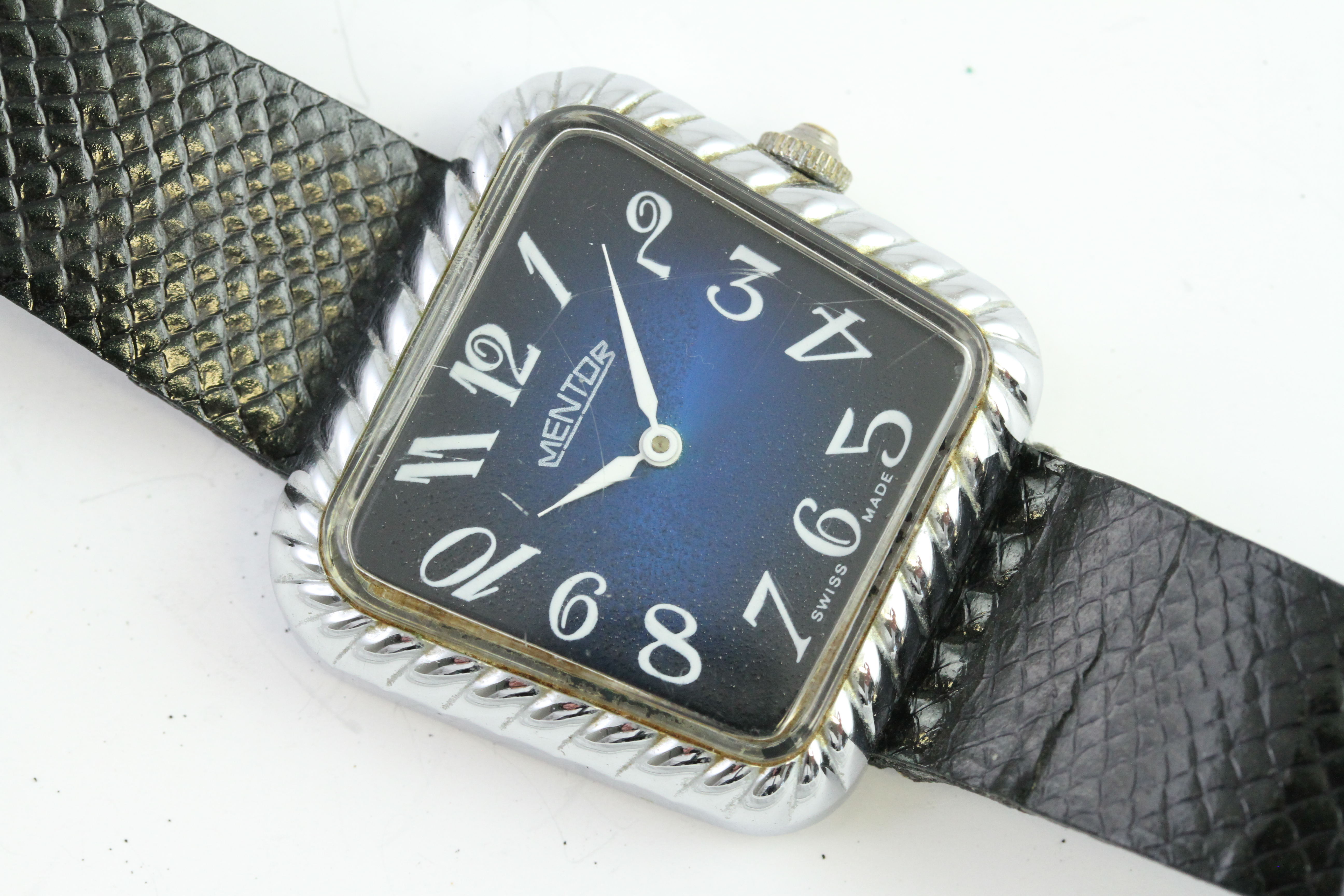 *TO BE SOLD WITHOUT RESERVE* MENTOR MANUAL WIND SWISS MADE