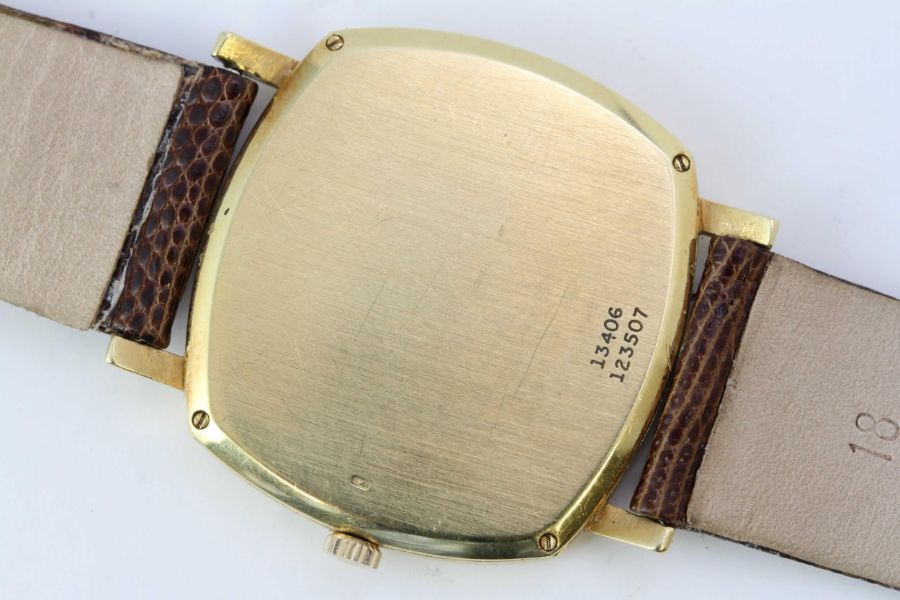 18CT PIAGET AUTOMATIC REFERENCE 13406, gold dial with baton hour markers, date aperture at 3 o' - Image 2 of 2