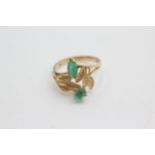 18ct gold floral framed emerald ring (3.5g)