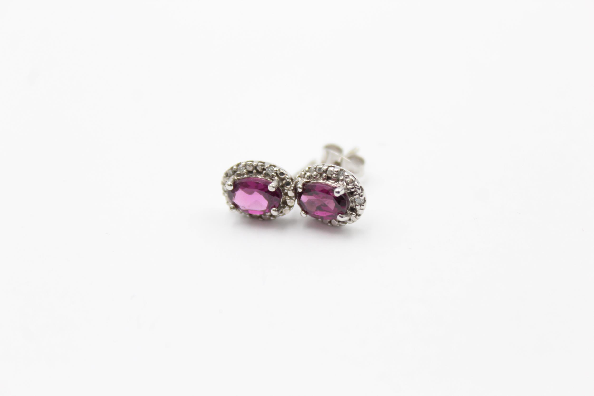 3 x 9ct yelow & white gold paired gemstone stud earrings inc. opal, garnet & smoky quartz (4.6g) - Image 6 of 6