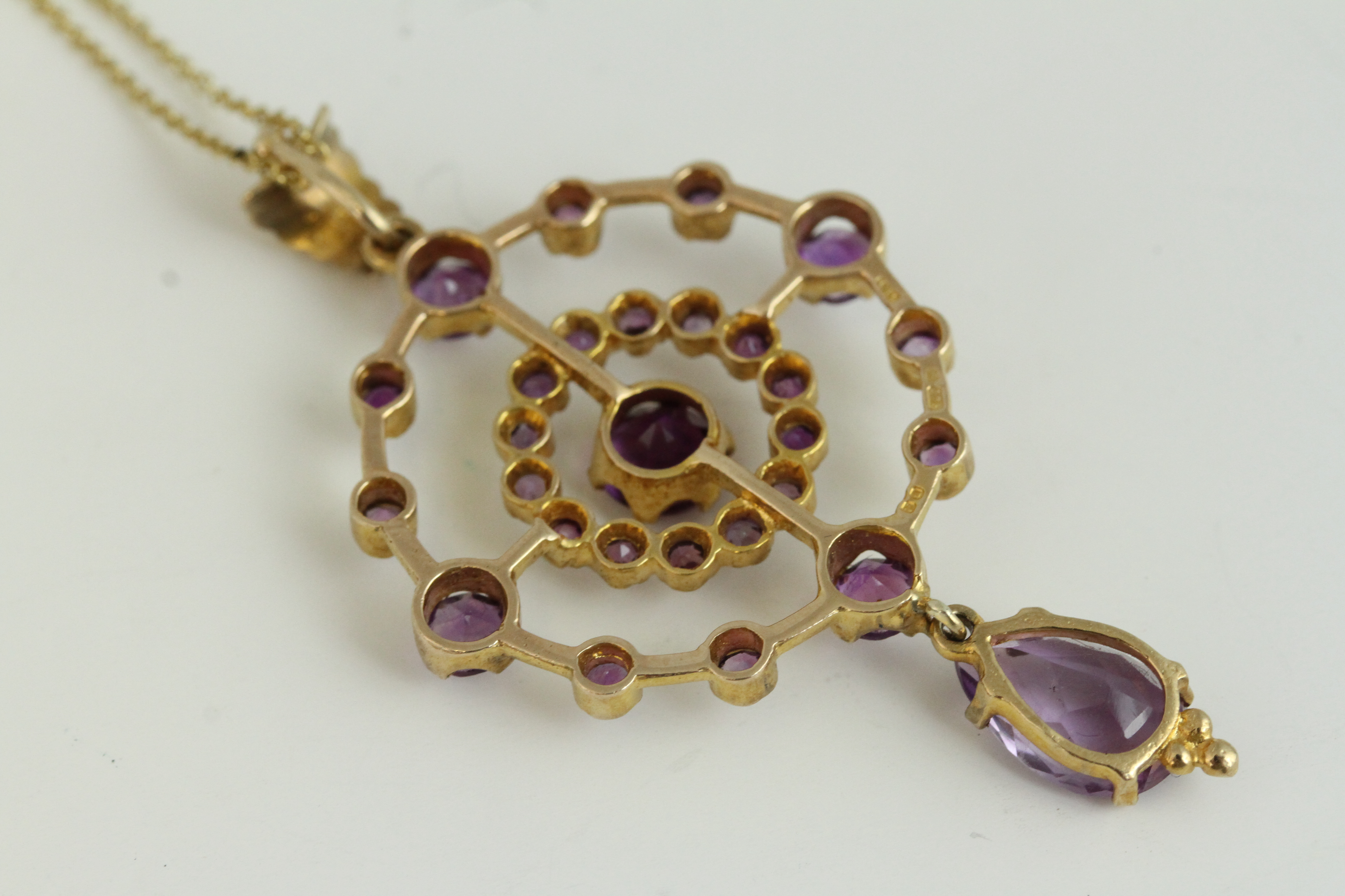 Vintage 9ct gold and natural amethyst target necklace. Set with natural amethysts. Fully - Image 2 of 3