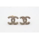 9ct gold clear gemstone monogram earrings (2g)