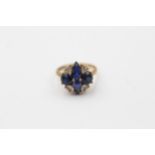 9ct gold synthetic sapphire & clear gemstone cocktail ring (3.7g)