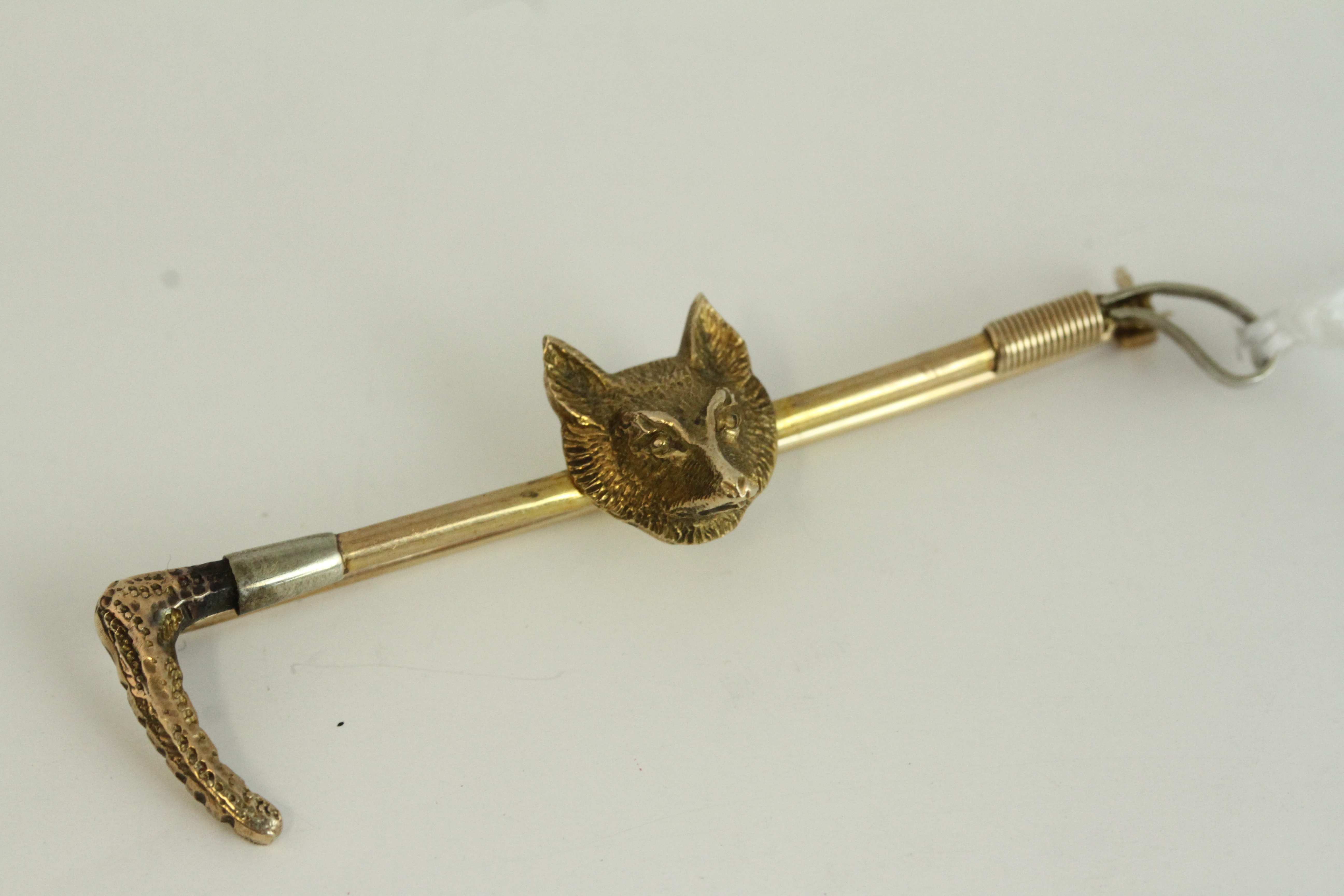 Antique 9ct gold heavy fox hunting bar brooch , marked 9ct . Measures 6.5cm in length . Weighs 6.4 - Image 3 of 4