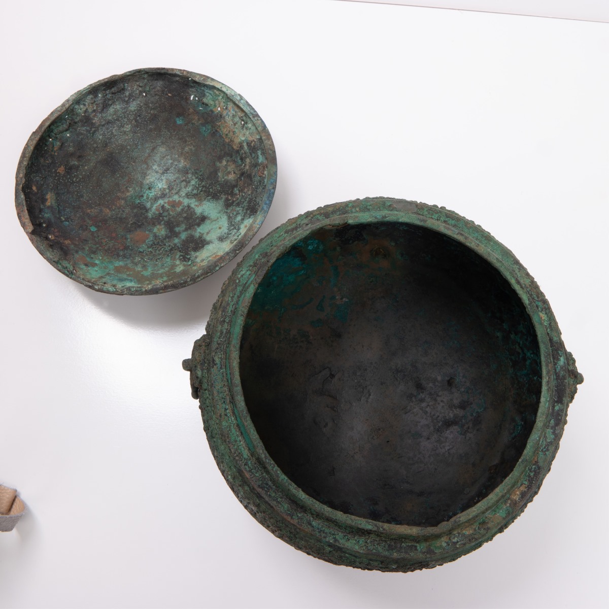 Chinese Bronze Tripod Lidded Vessle - Image 5 of 6