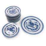GROUP OF 13 CHINESE BLUE AND WHITE DISHES