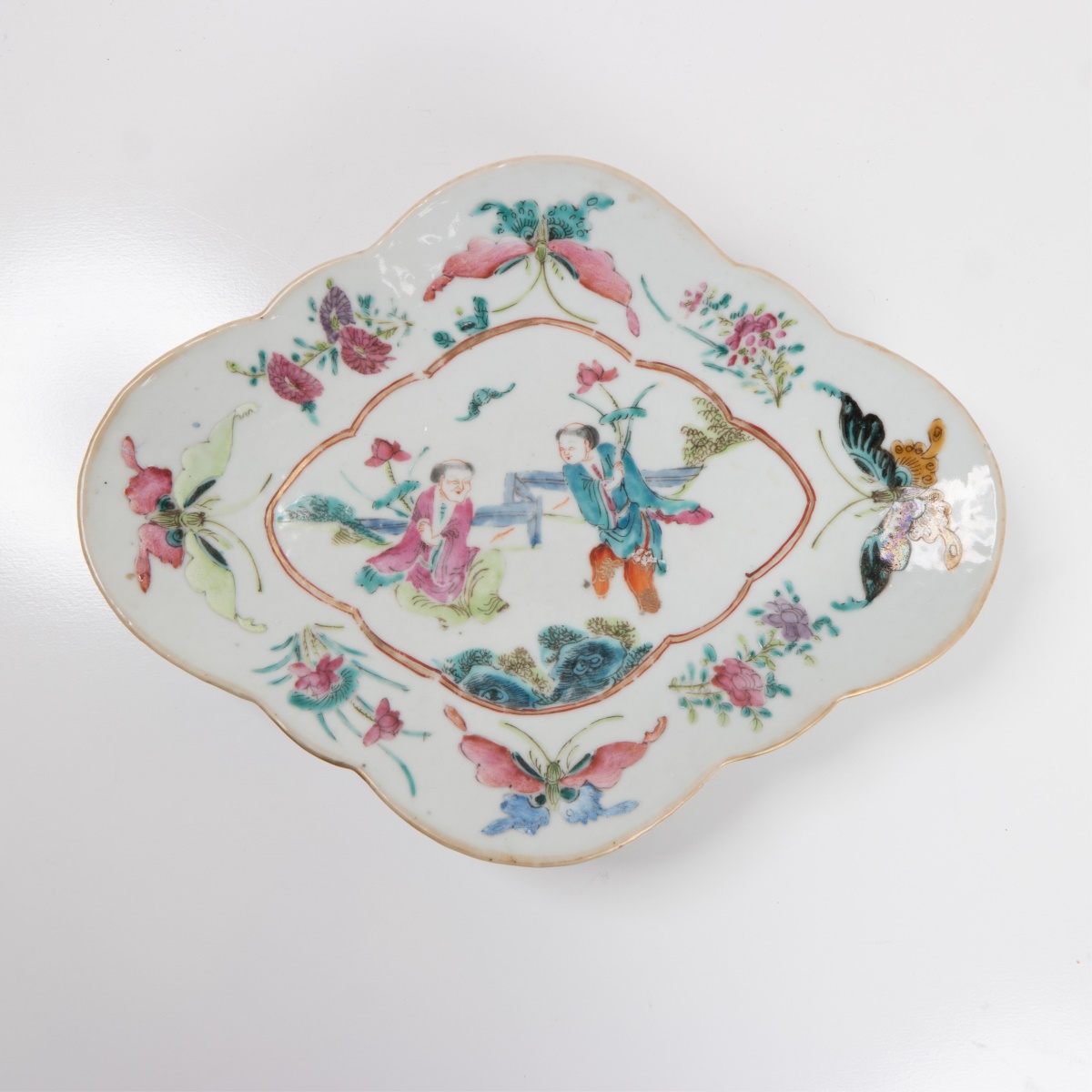 CHINESE FAMILLE ROSE LOBBED DISH - Image 2 of 6