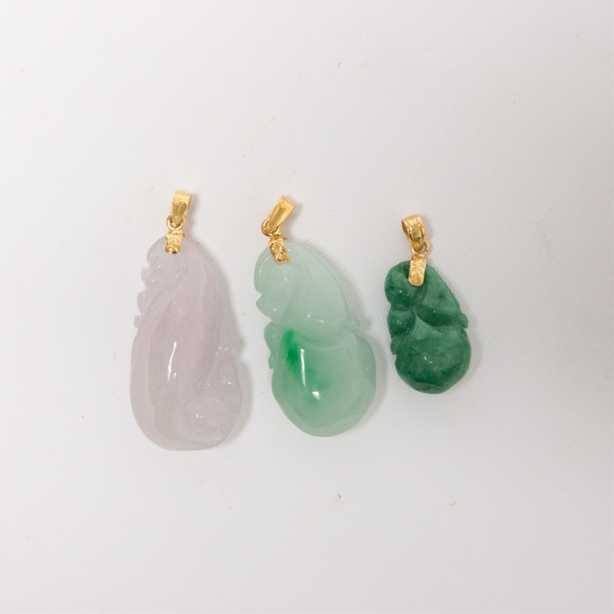 THREE JADEITE PENDANTS - Image 3 of 6