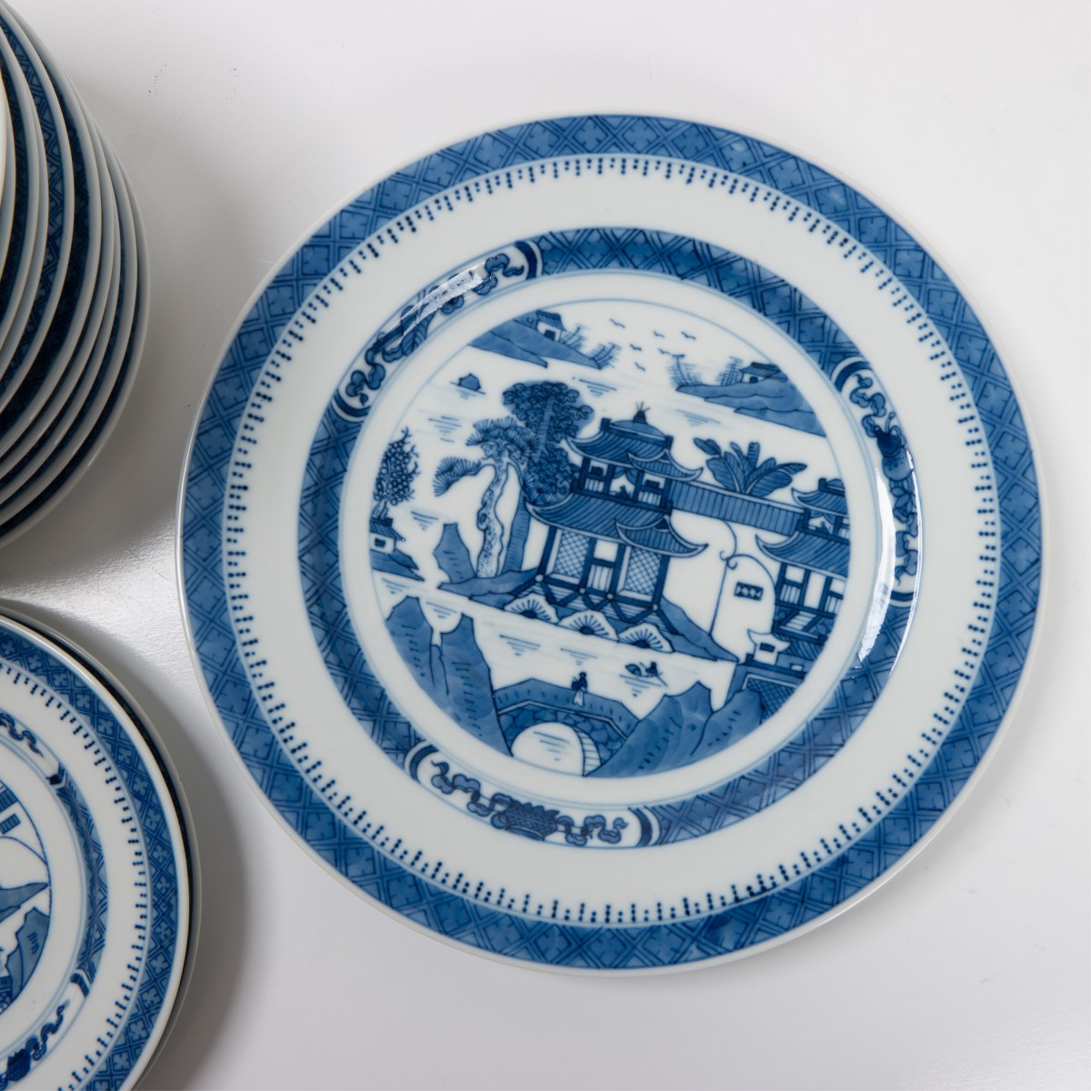GROUP OF 13 CHINESE BLUE AND WHITE DISHES - Image 3 of 6