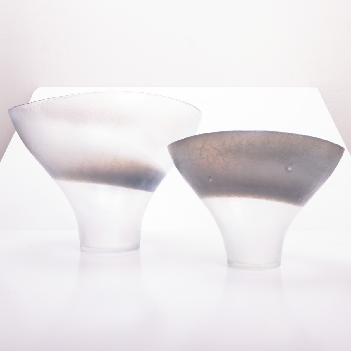 PAIR OF ART GLASS BOWLS - Bild 3 aus 6