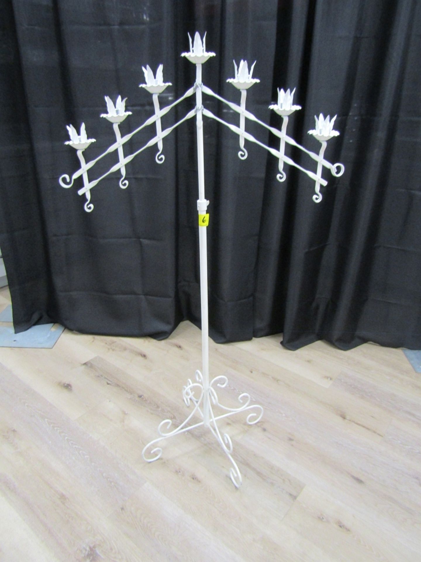 WHITE CANDELABRA, 7 LITE