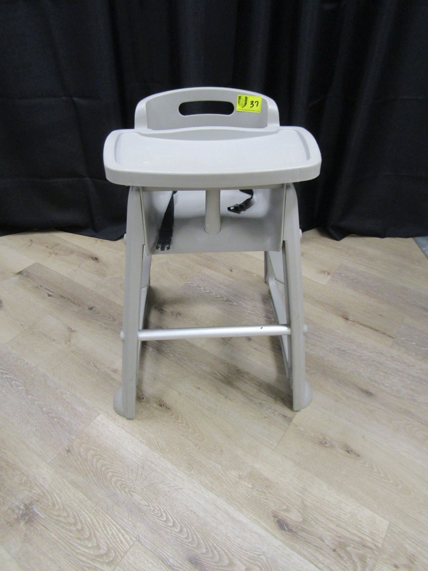 HIGHCHAIR-NON FOLDING