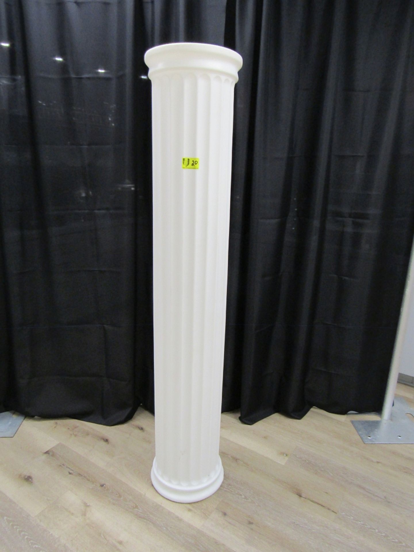 WHITE 6 FT. DORIC PILLAR