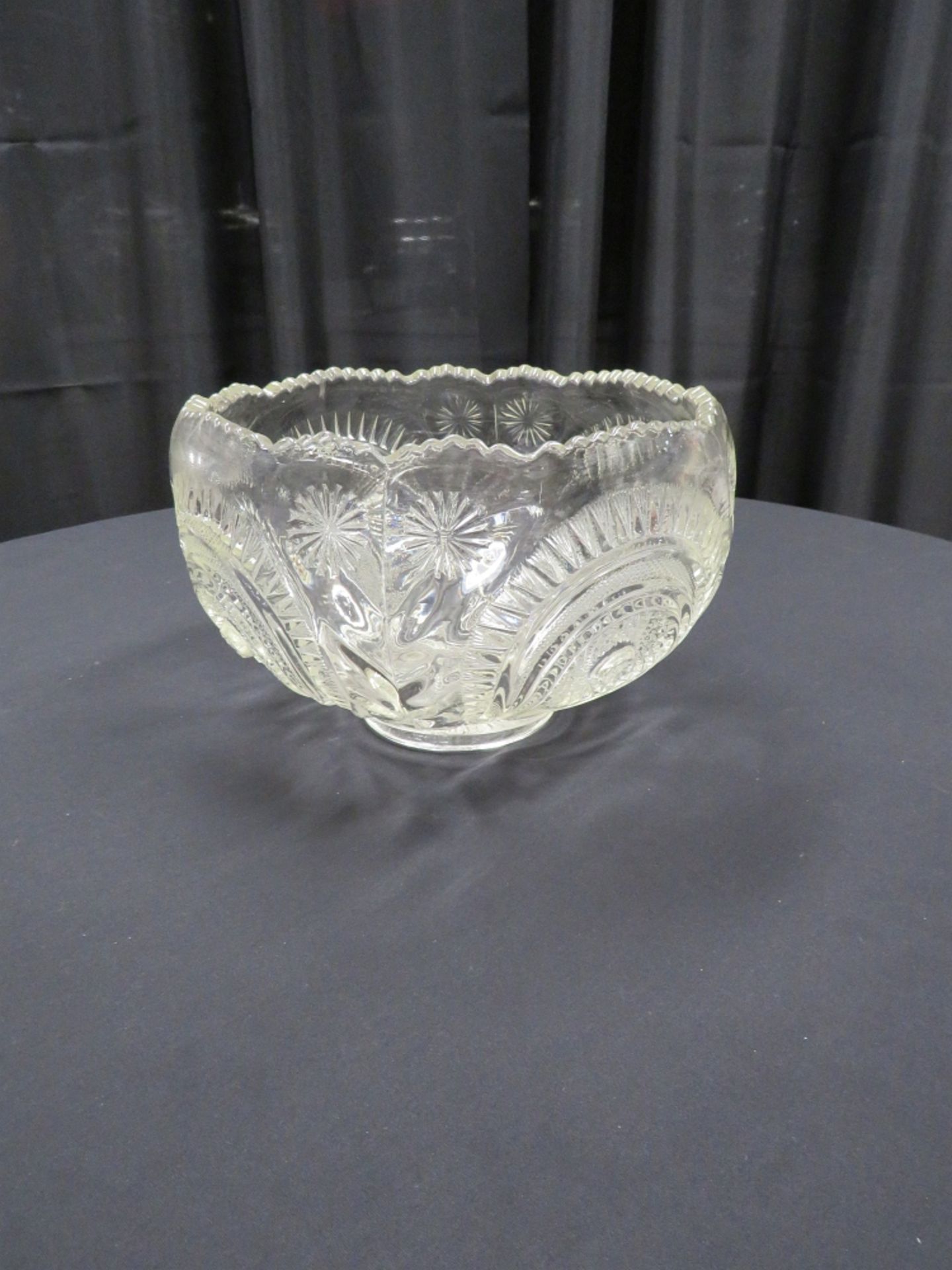 8QT CUT GLASS PUNCH BOWL - Bild 2 aus 2