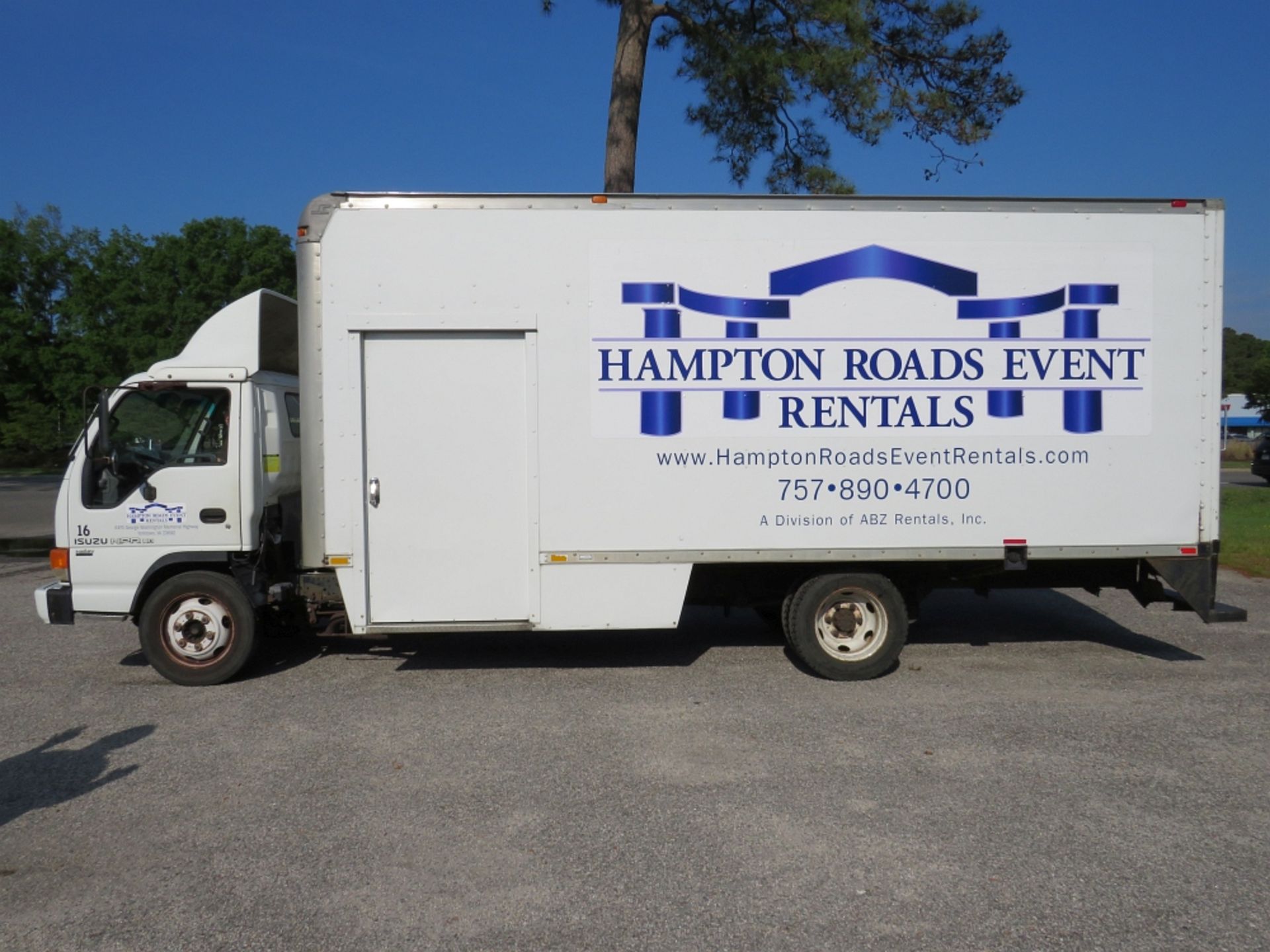 2003 Isuzu Delivery Truck, 20' Box,