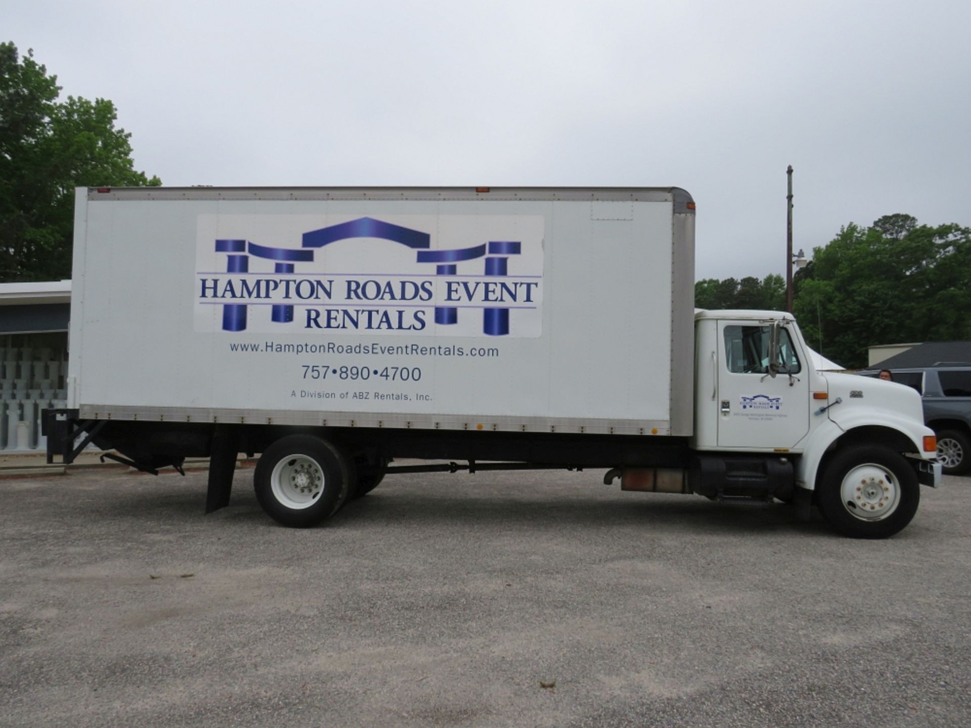 1996 International 4700 Delivery Truck, 22' Box, - Image 2 of 8