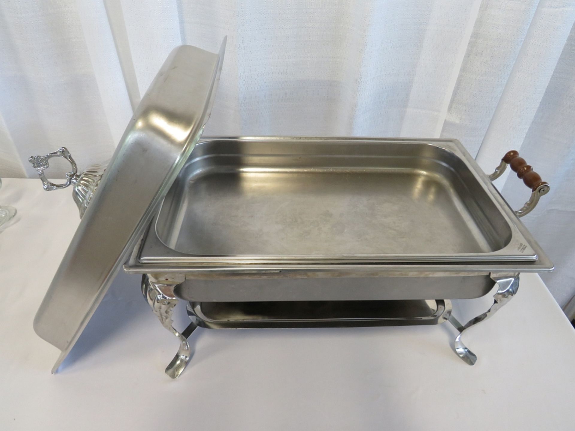 Fancy Leg 8 Qt. Round Chafer - Image 2 of 2