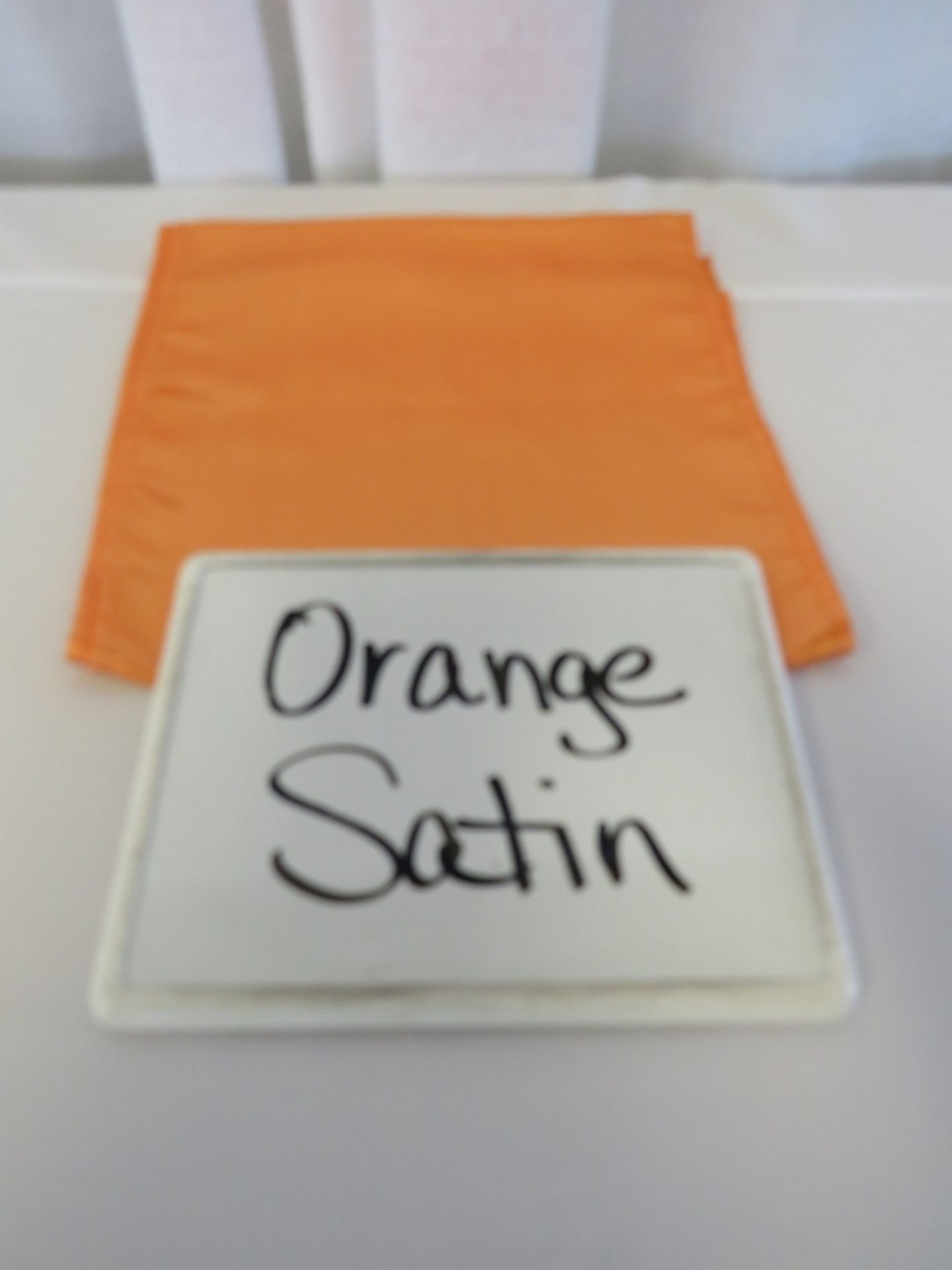 Tablerunner, Orange Satin