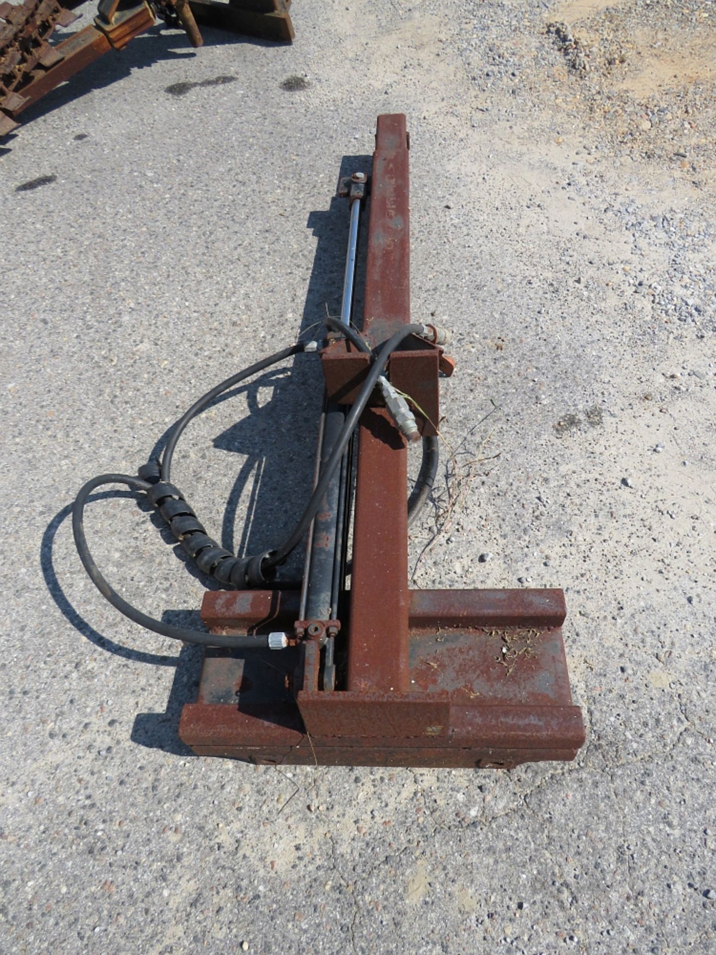 STAKE PULLER ATTACHMENT FOR DINGO