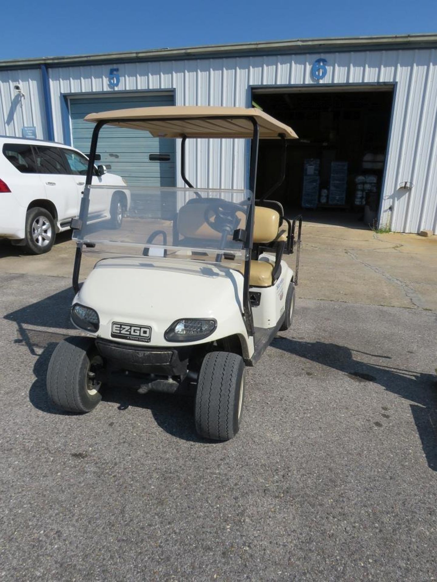 2014 EZGO GOLF CART 4-SEATER, ELECTRIC