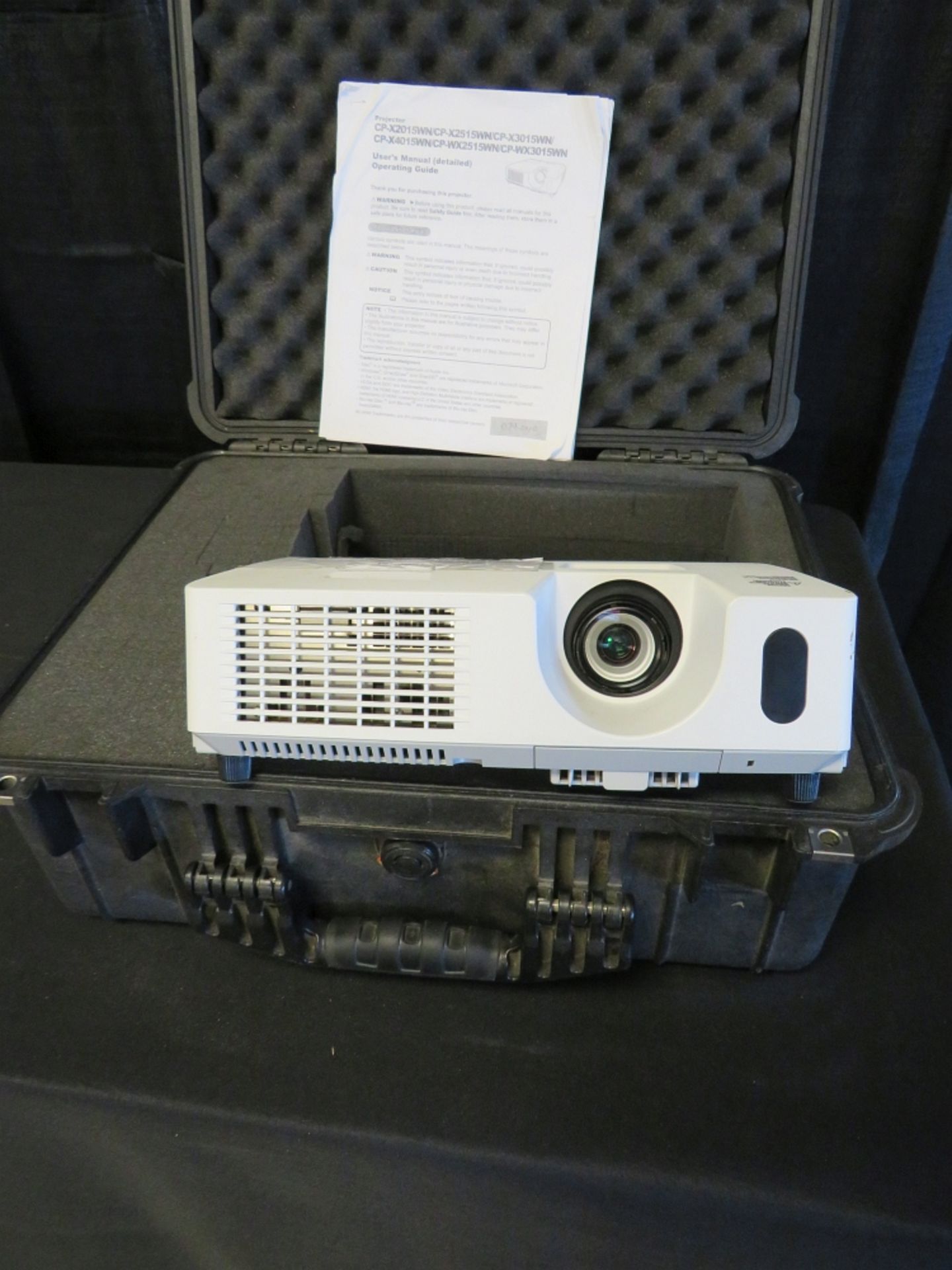 PROJECTOR HITACHI HD 4000 lumens