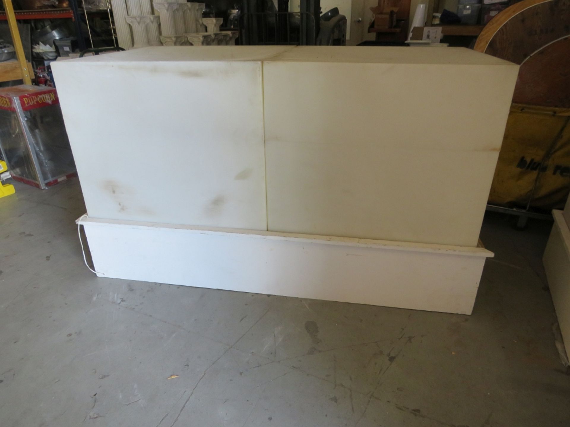 MOD CUBE BAR 36"X36"