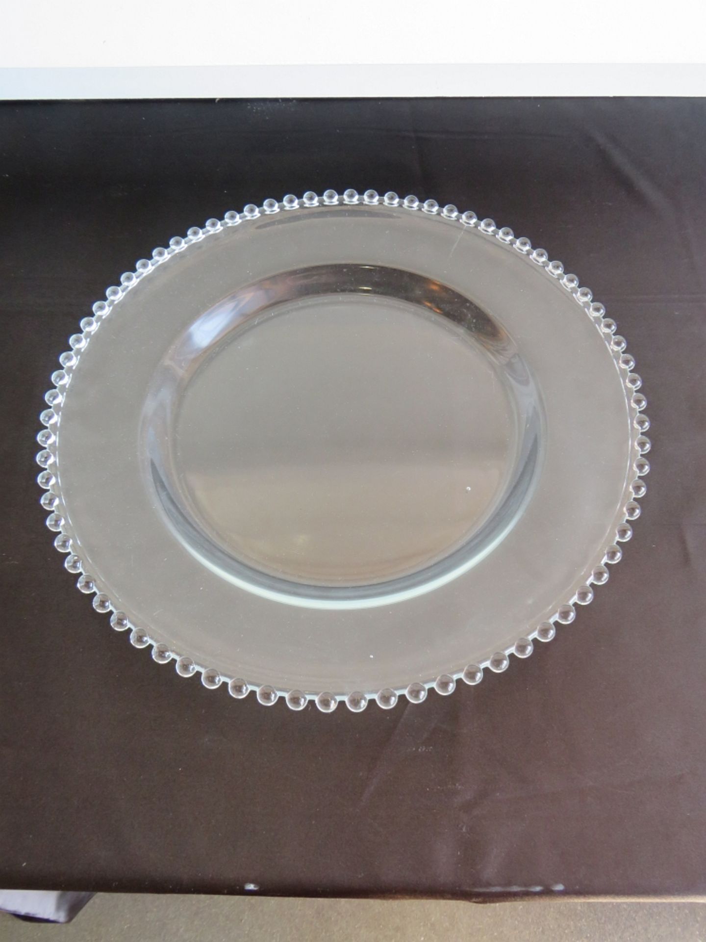 CHARGER 13" CLEAR GLASS BEADED RIM