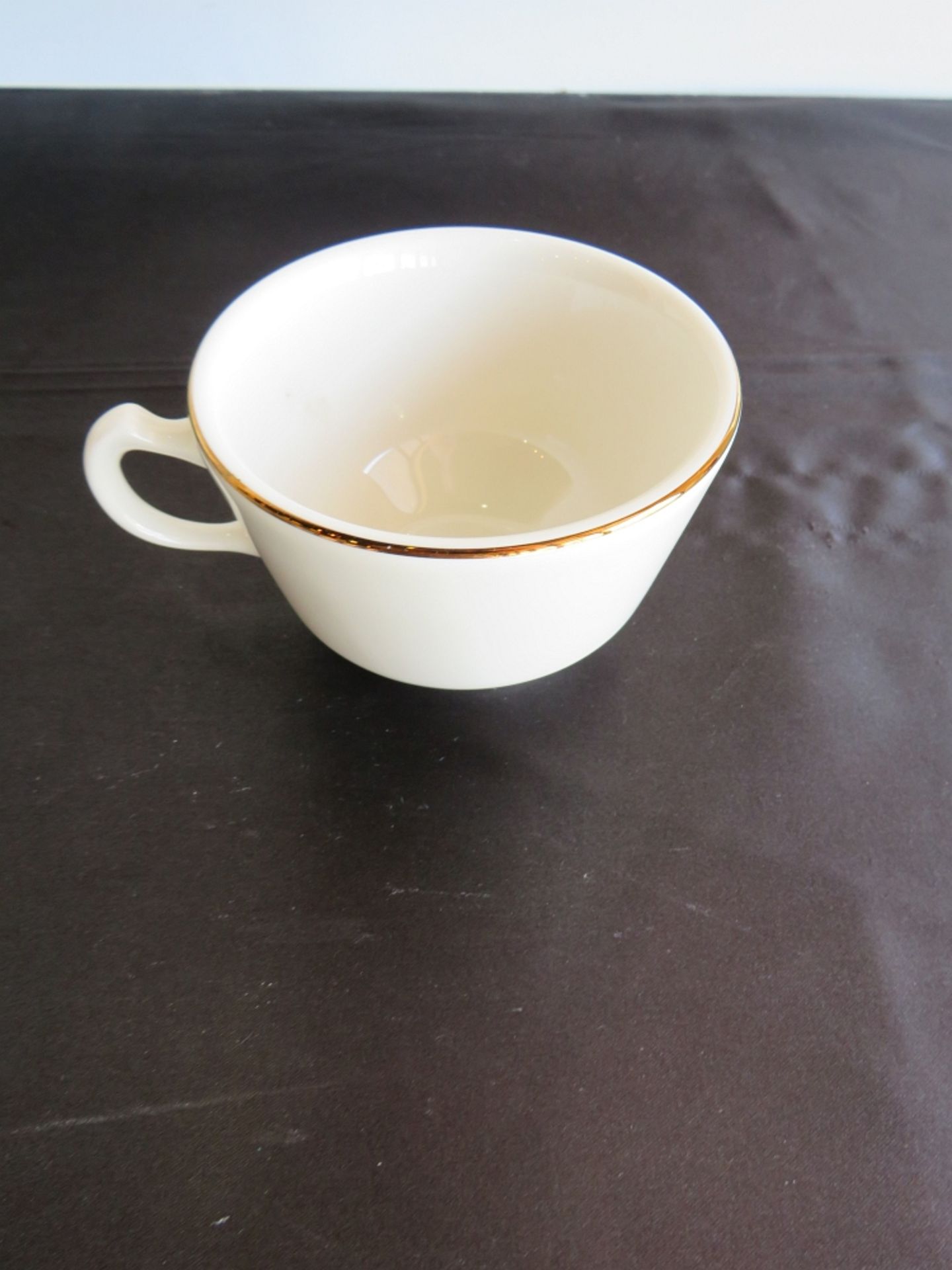 GOLD TRIM COFFEE CUP 8OZ 16/RK