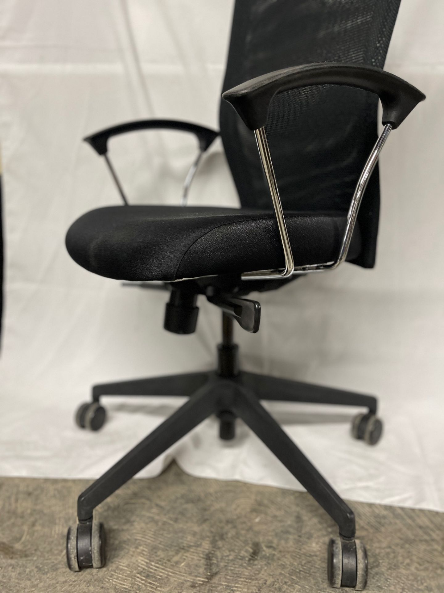 TASK CHAIR - Image 3 of 5