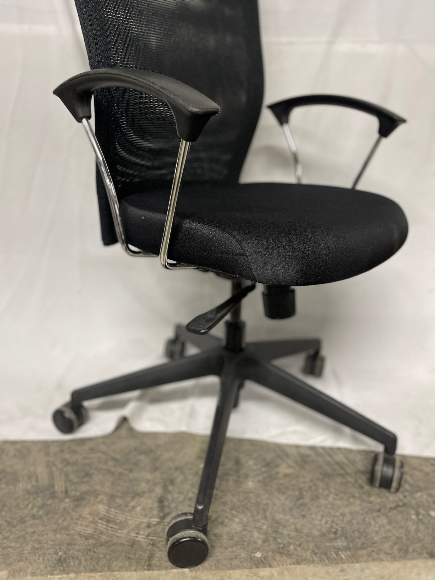 TASK CHAIR - Image 2 of 5